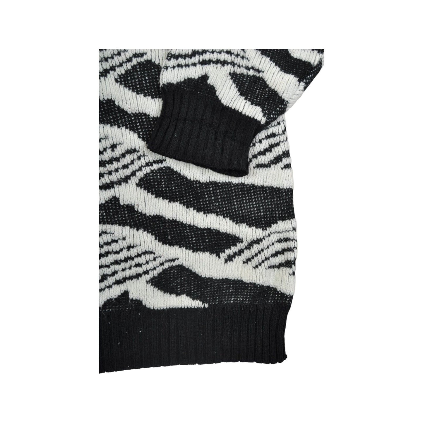 Vintage Knitted Jumper Retro Pattern White/Black Ladies Medium